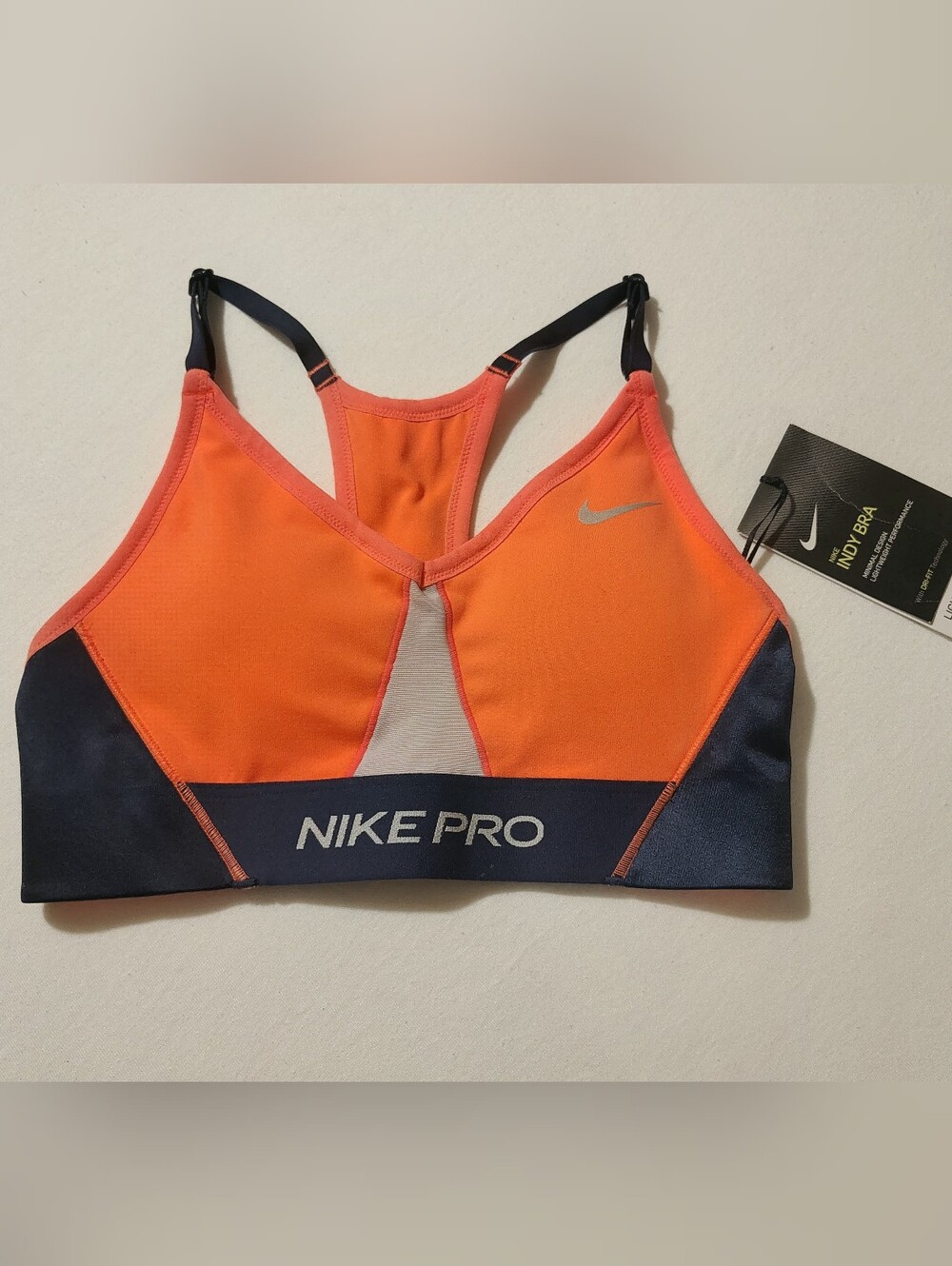Nike Women's Sports Swoosh Bra Medium-Support With Pads Size S NEW